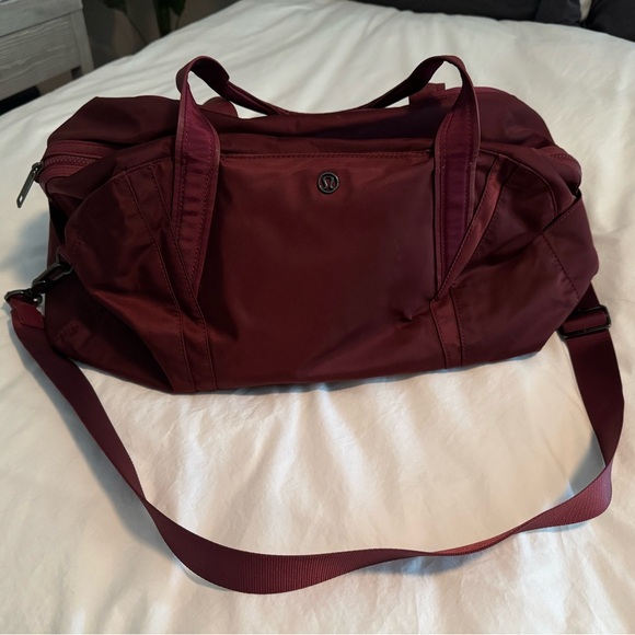 Lululemon Out Of Range Duffel *33L - Picture 5 of 8